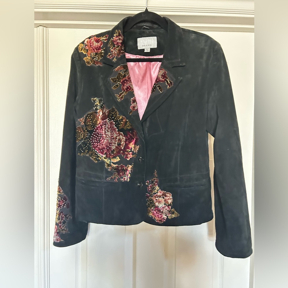 Wilson’s Leather Maxima Black Suede Floral Embroidery Jacket, GUC, size Large